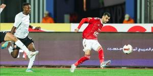 موسم الإصابات بدأ مبكرا، نقل لاعب الأهلي للمستشفى بعد ودية بادالونا الإسباني