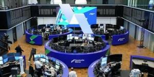 الأسهم الأوروبية تتراجع مع زيادة توقعات تثبيت الفائدة