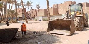 حملات مكثفة بأبو النمرس لرفع كفاءة النظافة وإزالة الإشغالات والتصدي للبناء المخالف (صور)