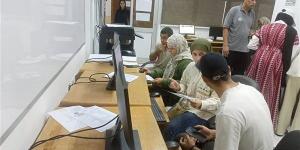 مكتب التنسيق بجامعة القناة يستقبل 75 طالبًا لتسجيل استمارات تقليل الاغتراب