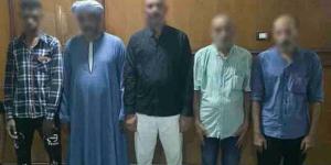 فيديوهات على السوشيال ميديا تكشف 3 وقائع بالأقصر وبني سويف والمنوفية، والأمن يضبط المتهمين ويسترد المسروقات