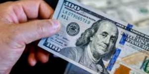 الدولار يكافح للحفاظ على مكاسبه وسط تقييم عقوبات إيران