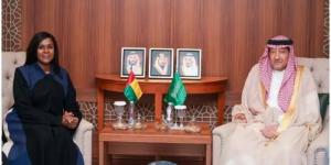 الخريجي يبحث تعزيز العلاقات مع وزيري خارجية غينيا بيساو والمالديف