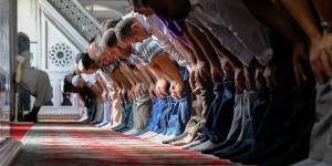 موعد أذان العشاء اليوم الإثنين 31 - 8 - 2026 في القاهرة والمحافظات