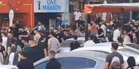 شجار عنيف يخلف عدداً من الإصابات أمام الجامعة العربية الأمريكية في جنين (فيديو)