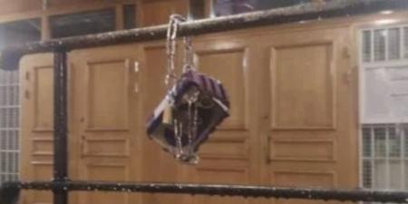 اعتداء عنصري جديد ضد القرآن.. تمزيق نسخة مصحف بإطلاق الرصاص في السويد