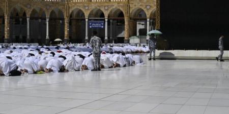 كيف يبقى رخام صحن المطاف باردا نهارا؟