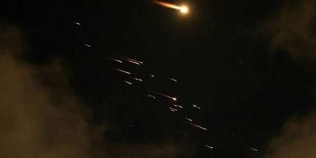 دول الخليج تترقب الهدنة بحذر وسط استمرار اعتراض الصواريخ الإيرانية