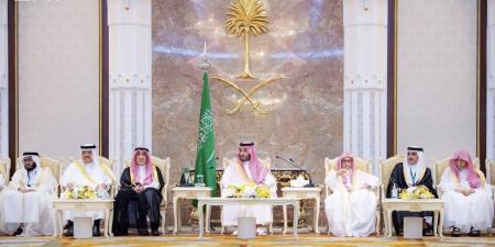 نيابة عن خادم الحرمين الشريفين.. ولي العهد يستقبل في الديوان الملكي بقصر منى المهنئين بعيد الأضحى المبارك