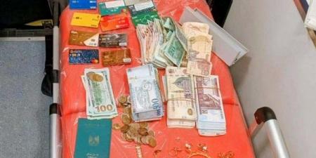 دولارات وذهب وهواتف، أمانة رجال الإسعاف بعد حادث ملوي تثير الإشادة بالمنيا