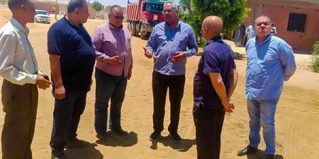 نائب محافظ سوهاج يتفقد جاهزية الخلاطة الأسفلتية بالجبل الغربي استعدادا لخطة الرصف