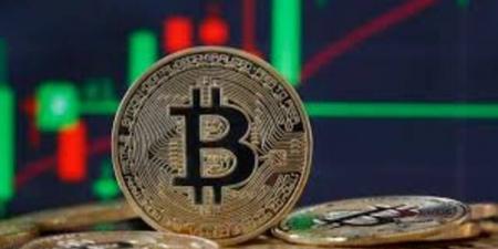 بيتكوين تهبط لـ62 ألف دولار مع شكوك حول محادثات السلام
