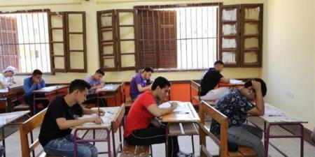 طلاب الثانوية العامة يؤدون امتحان مواد الاقتصاد والإحصاء واللغة الأجنبية الثانية غدا