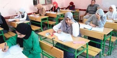 طلاب الثانوية العامة بالإسماعيلية يؤدون اليوم امتحان مادة اللغة العربية