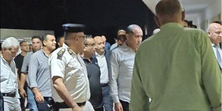وزير النقل يغادر موقع حادث قطار الغربية بعد الاطمئنان على المصابين وانتظام الحركة