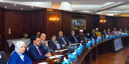 محافظ الإسكندرية يستقبل نائب وزير الصحة لمتابعة المؤشرات السكانية