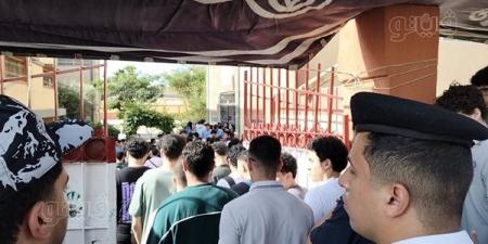 طلاب الثانوية العامة بالإسماعيلية يختتمون امتحانات نهاية العام بـ"الرياضيات والأحياء والإحصاء"