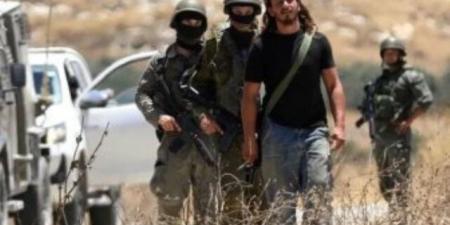 اعتداءات المستوطنين في الضفة الغربية تُصيب فلسطينيًا وطفلًا في سلفيت والخليل