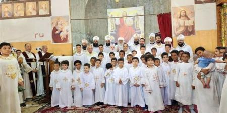 الأنبا ميخائيل يرسم شمامسة جدد للخدمة في إيبارشية حلوان
