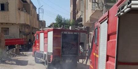 دون خسائر، السيطرة على حريق بحوش مواشٍ في قنا
