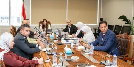 وزيرة الإسكان تناقش مشروع تعديل أحكام قانون البناء في شأن تنظيم اتحاد الشاغلين
