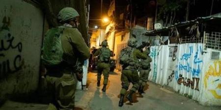 إصابة فلسطينيين بهجوم للمستوطنين واقتحامات إسرائيلية في الضفة الغربية