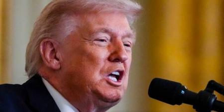 ترامب ينفي إجراء محادثات مع إيران ويؤكد فتح مضيق هرمز