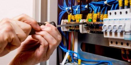 خطوات الإبلاغ عن وقائع سرقة التيار الكهربائي