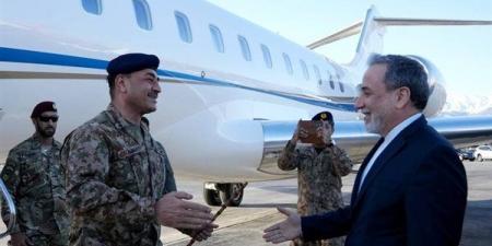 قائد الجيش الباكستاني يصل إلى طهران للقاء مسؤولين إيرانيين