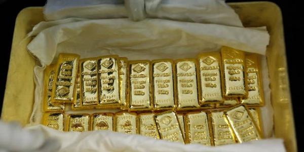 الذهب
      يستقر
      قرب
      مستوياته
      القياسية
      وسط
      مخاوف
      التضخم
      الأمريكي