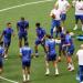لاعبو فرنسا وانجلترا يجرون عمليات الإحماء قبل انطلاق مواجهة كأس العالم (صور)