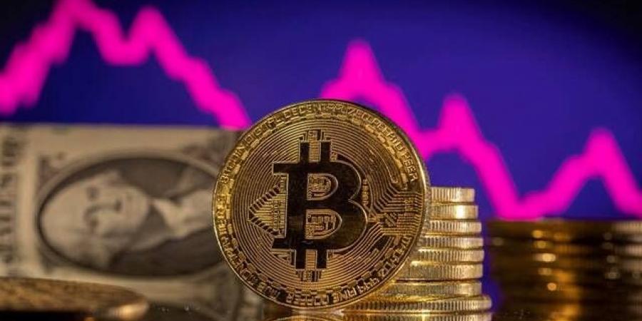 "بيتكوين"
      يرتفع
      مقترباً
      من
      مستوى
      الـ
      66
      ألف
      دولار