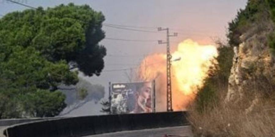 استشهاد 5 أشخاص بينهم 3 أطفال فى غارة إسرائيلية على بنت جبيل جنوب لبنان