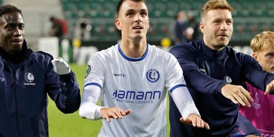 مهاجم صربي يهدد طموح مبابي وهالاند