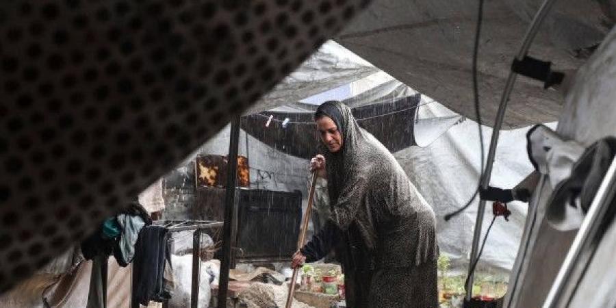 الرئاسة تناشد العالم بالضغط على إسرائيل للإسراع في إدخال البيوت الجاهزة والخيام لقطاع غزة