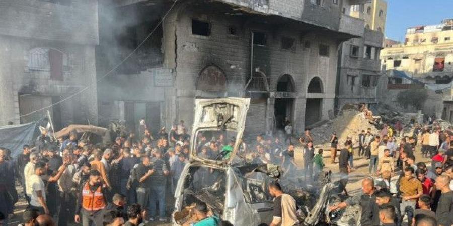 10 شهداء في غارات للاحتلال على غزة ودير البلح ومخيم النصيرات