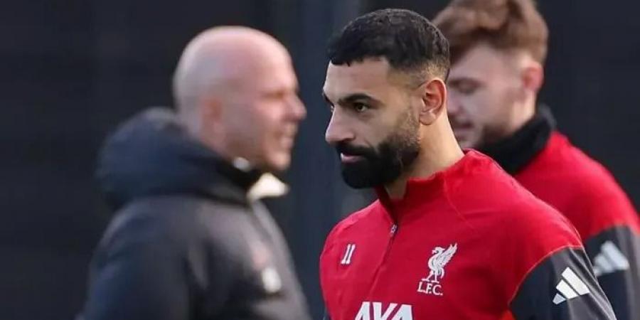 تحليل إنجليزي "ينصف الملك".. محمد صلاح هو "حل مشكلة" ليفربول وليس الأزمة