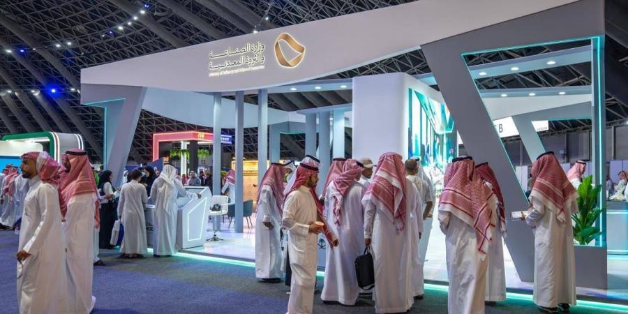 جناح وزارة الصناعة في الملتقى المهني يبرز ضمن المحطات التفاعلية اللافتة