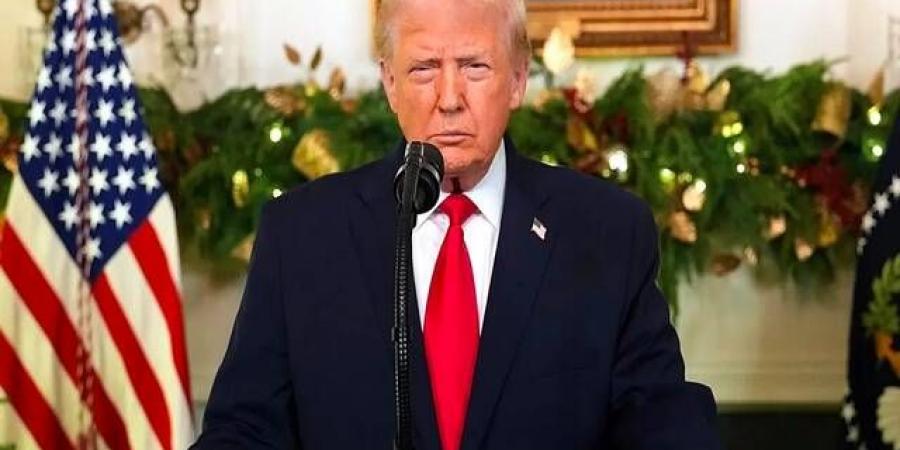 ترامب: على إيران التوقف عن فرض رسوم على الناقلات بهرمز