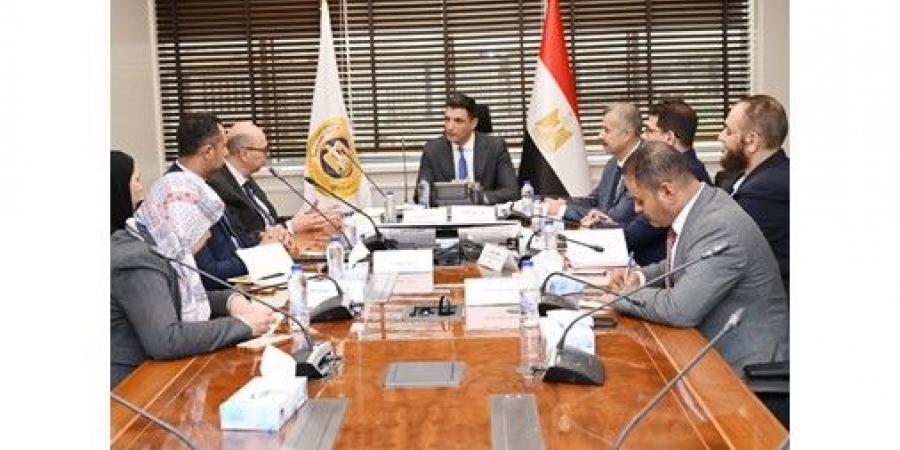 وزير الصناعة: نستهدف توطين التكنولوجيا والتصنيع الأخضر في مجال مواد البناء