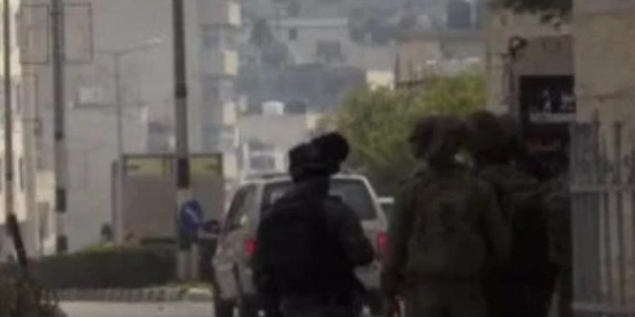 الاحتلال الإسرائيلى يقتحم بلدة فلسطينية ويستولي على عدد من المركبات