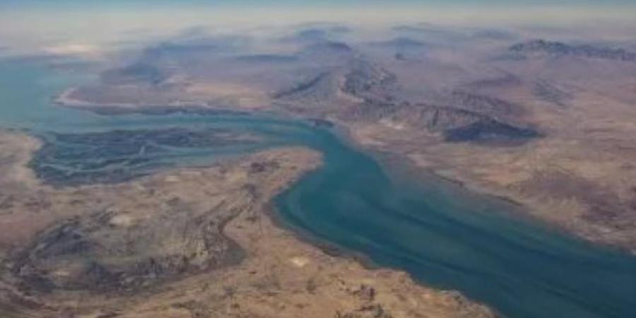 هرمز وبنما في قلب التحولات.. اتهامات متبادلة وتغير مسارات التجارة العالمية