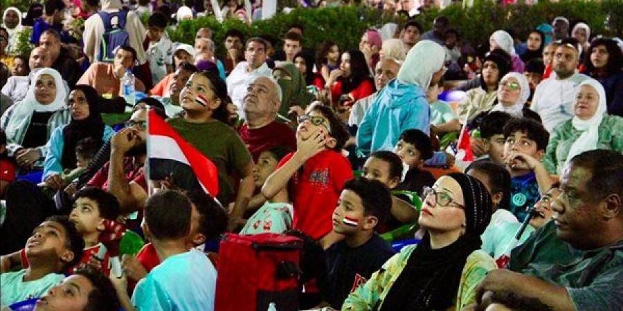 شاهد، الهتافات والأعلام تزين احتفالات أعضاء الترسانة بهدف مصر أمام بلجيكا (فيديو)