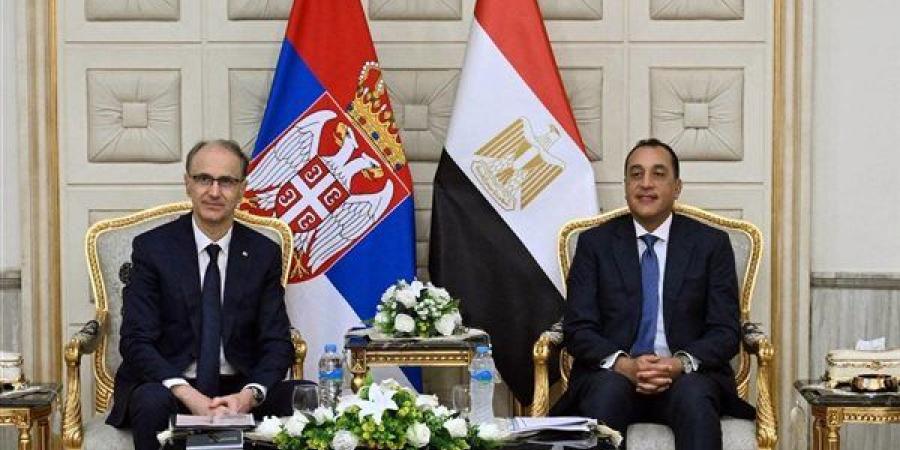 رئيس الوزراء يلتقي نظيره الصربي لبحث التعاون المشترك بين البلدين