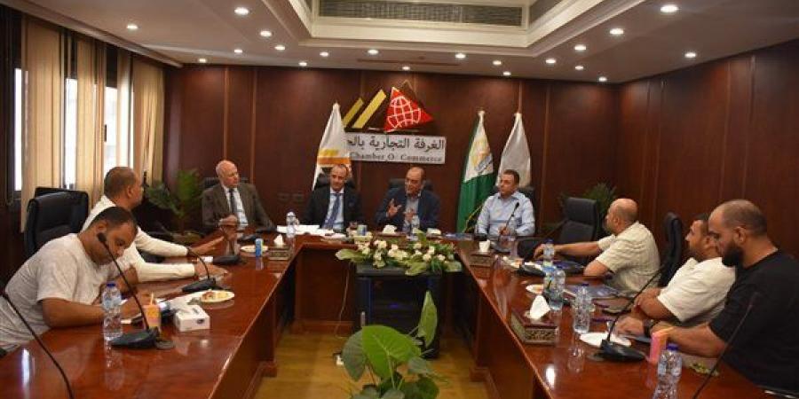شعبة الثروة الداجنة بالجيزة تبحث تحديات القطاع وتطالب بضبط السوق وتشغيل بورصة للدواجن