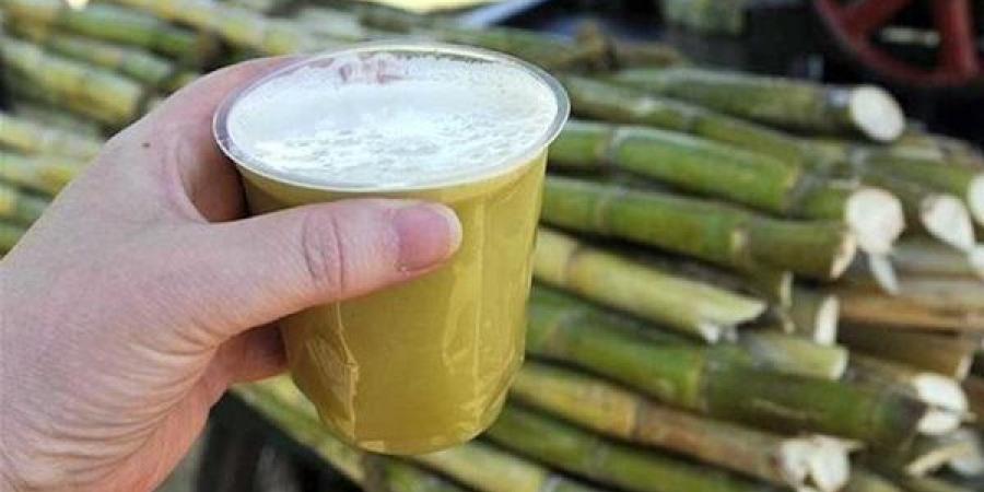 الموت في "كوب منعش"، خبير غذائي يكشف ممارسات غير صحية لعصير القصب بخلاف كارثة "التيتانيوم" (فيديو)