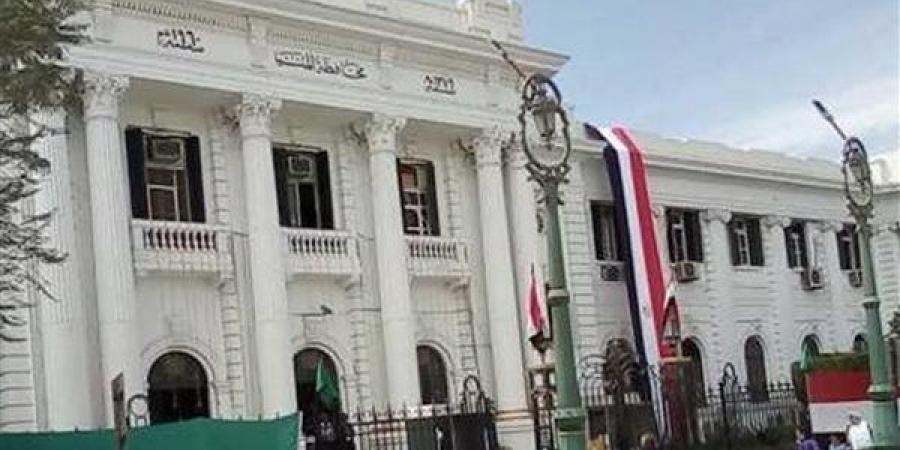 انقلاب سيارة محملة بالبنجر على الطريق الصحراوي الغربي بالمنيا