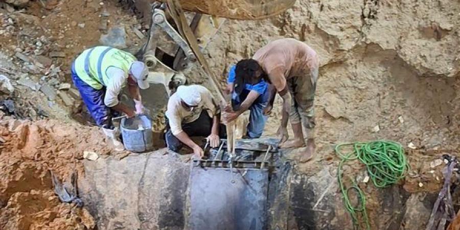 جهاز تنمية مدينة أكتوبر الجديدة يُكثف أعمال إصلاح خط الطرد (قطر 1200 مم) ويدفع بسيارات مياه