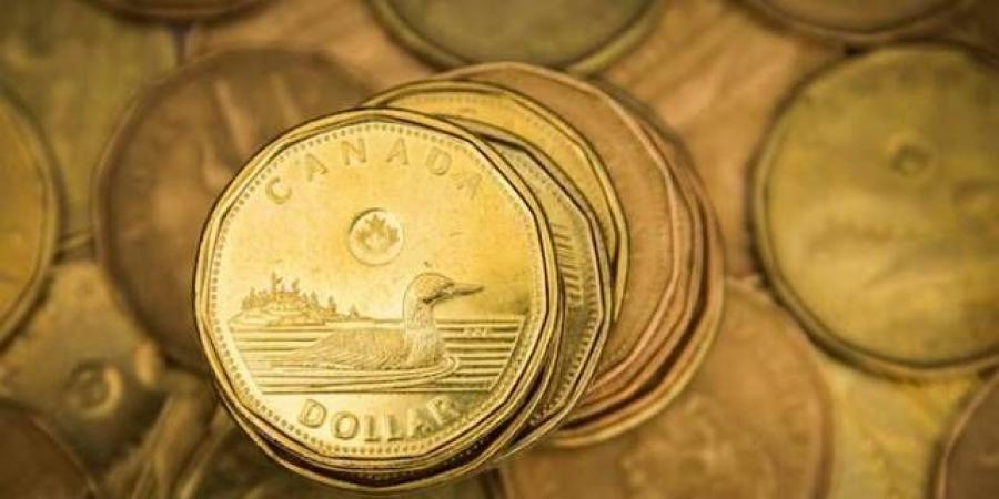 الدولار الكندي يهبط لأدنى مستوى في 14 شهراً
