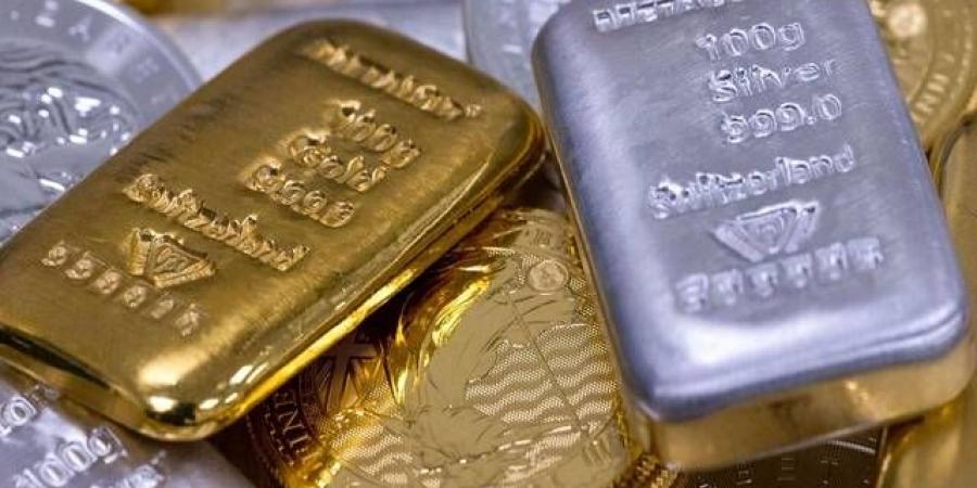 أسعار الذهب والفضة تتأرجح حول مستويات محورية وسط ضغوط التضخم